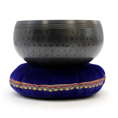 Med Black Beaten Bowl - 15cm